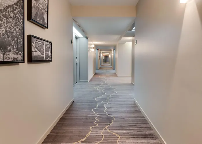 Radisson Airport Hotel 4*