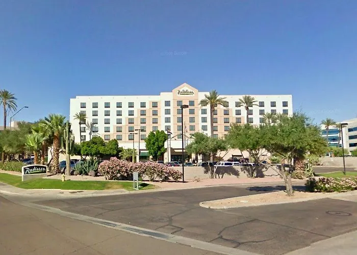 Hotel Radisson Airport 4*