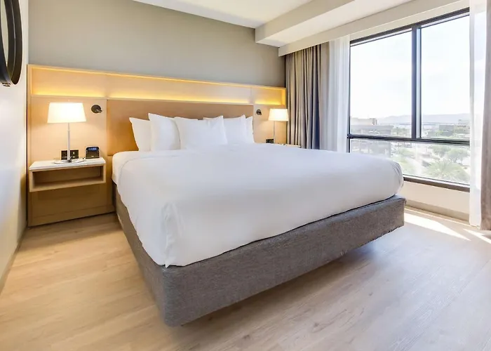 Radisson Airport 4*